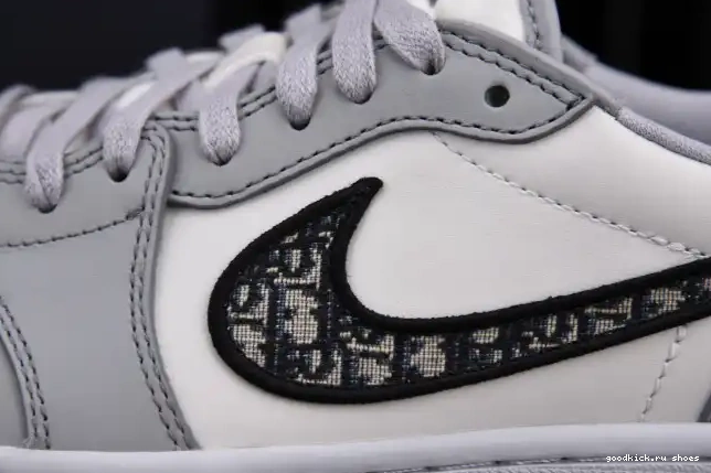 1 OG DR JORDAN LOW box) CN8607-002 X shoe (DR 0514